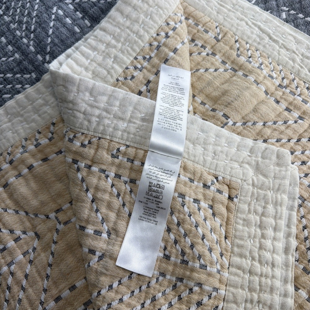 West Elm ORGANIC Cotton & Linen Arrow Blanket F/Q Reversible Grey Beige Quilt - Picture 5 of 10